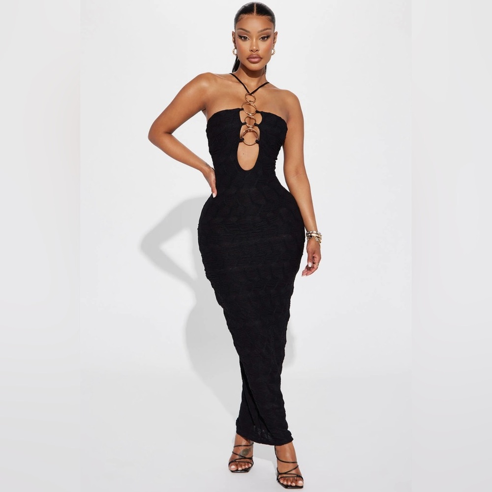 “NO RINGS ATTACHED” MAXI DRESS 🍷